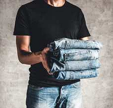Niebieskie jeansy męskie Lancerto. 3 przykładowe stylizacje