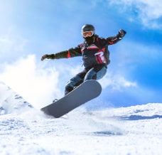 Jak się ubrać na snowboard? Dobieramy funkcjonalny strój