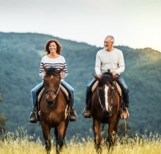 Strój do jazdy konnej – czyli jak ubrać się do stadniny?