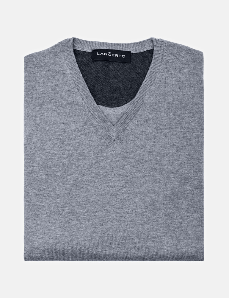 pakowanie-plecaka-bluzka-770x1000-sweter